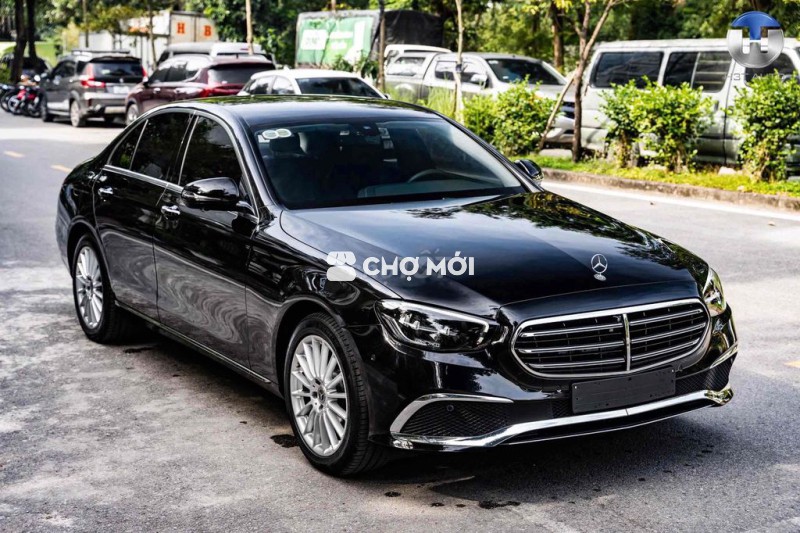 Mercedes-Benz E200 Exclusive 2023 Đen 13000 km
