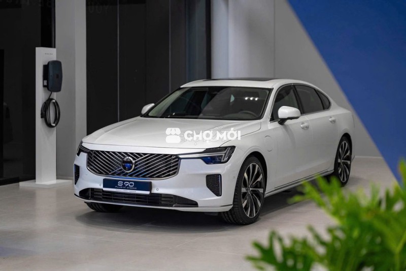 Volvo S90 Plug-in Hybrid 2026 xe giao T12/2025
