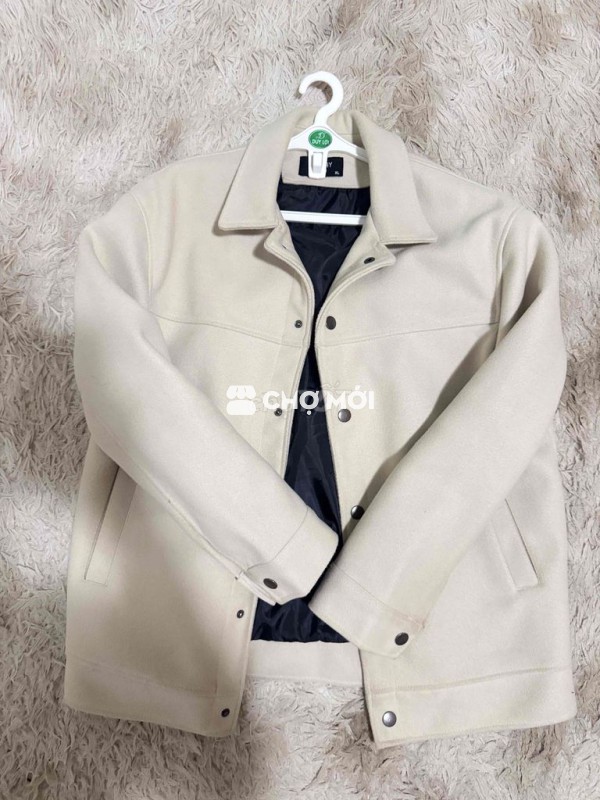 áo khoác màu be dạ ép mới 99%