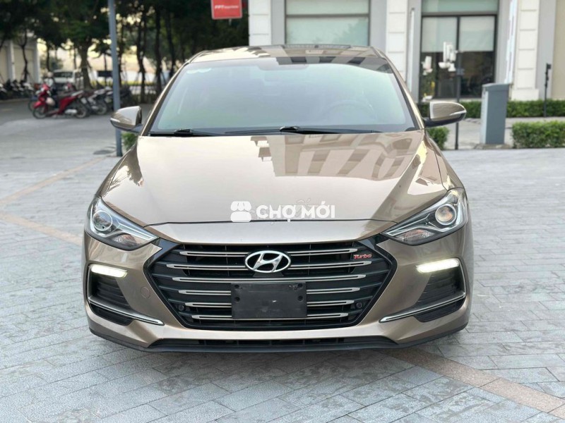Hyundai Elantra 2019 1.6AT Sport - 80000 km