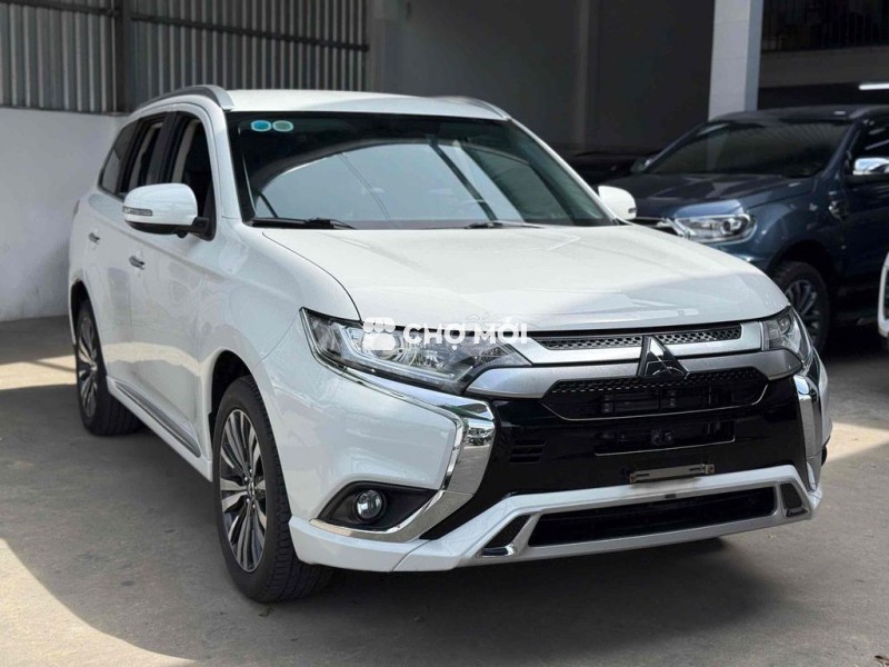 Mitsubishi Outlander CVT 2022 Trắng 77.000 Km
