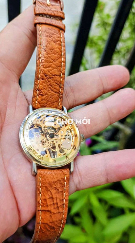 Đồng hồ cơ cót lộ máy trước sau xuyên thấu rất đẹp