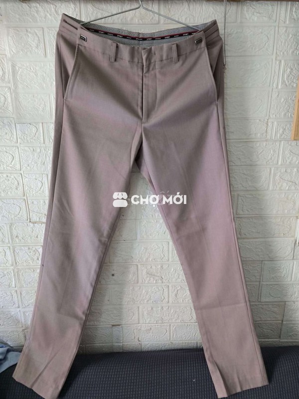 Quần tây, lưng tăng giảm size 30, 31. Mới 98%