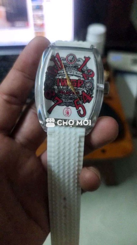 Đồng hồ đeo tay Cao su Trắng cơ cót thụy sỹ