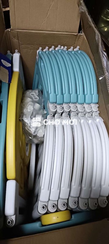 Hàng rào quây bóng nhựa mới 99%