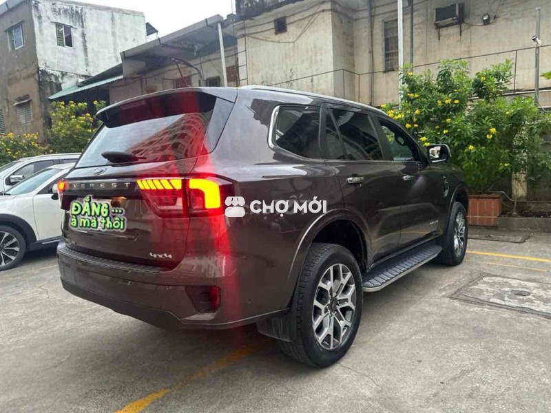 Ford Everest 2023 Titanium Plus 2.0L 4x4 AT