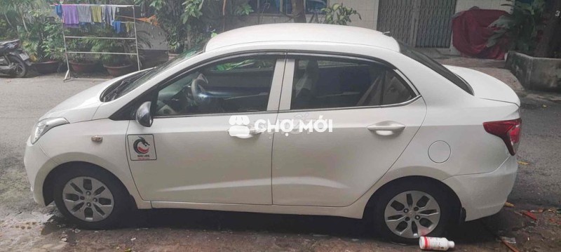 Hyundai Grand i10 2015 Sedan 1.2 Base - 180000 km