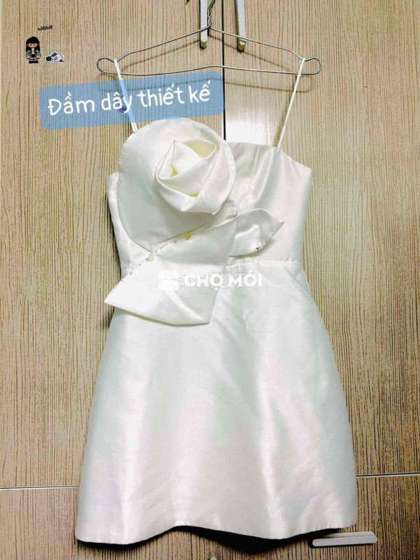 Đầm nữ lụa trắng thanh lịch