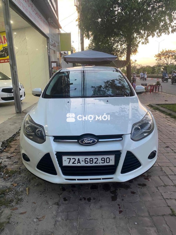 Ford Focus Trắng Tự động 5 chỗ