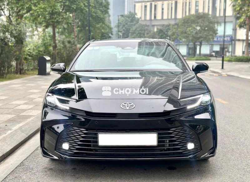 Toyota Camry 2.0Q sx 2025 siêu lướt như mới