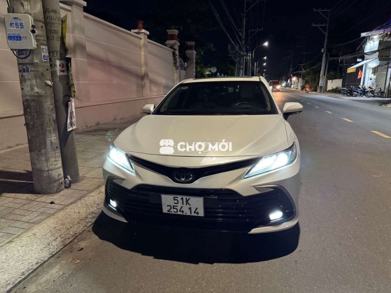 Camry 2.0Q 2022 siêu lướt