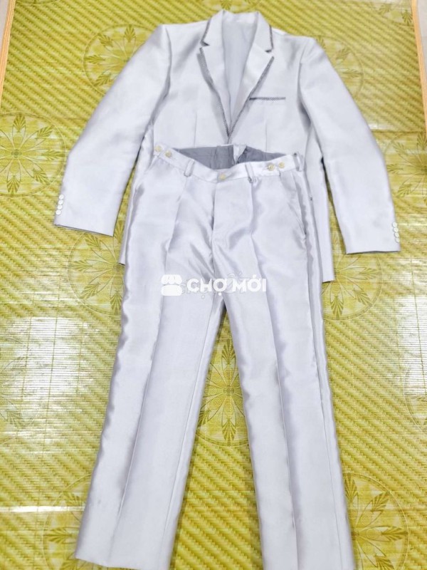 Thanh lý  vest nam trắng size M đã qua sử dụng...