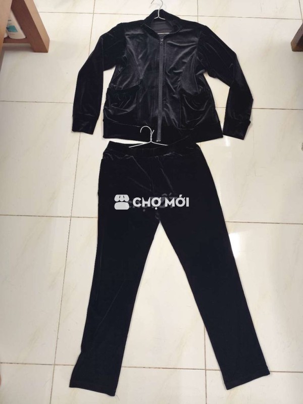 Bộ đồ nữ Nhung Đen Đã qua sử dụng