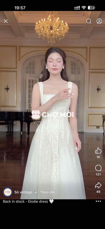 Váy Sovintage chính hãng Trắng kem size M