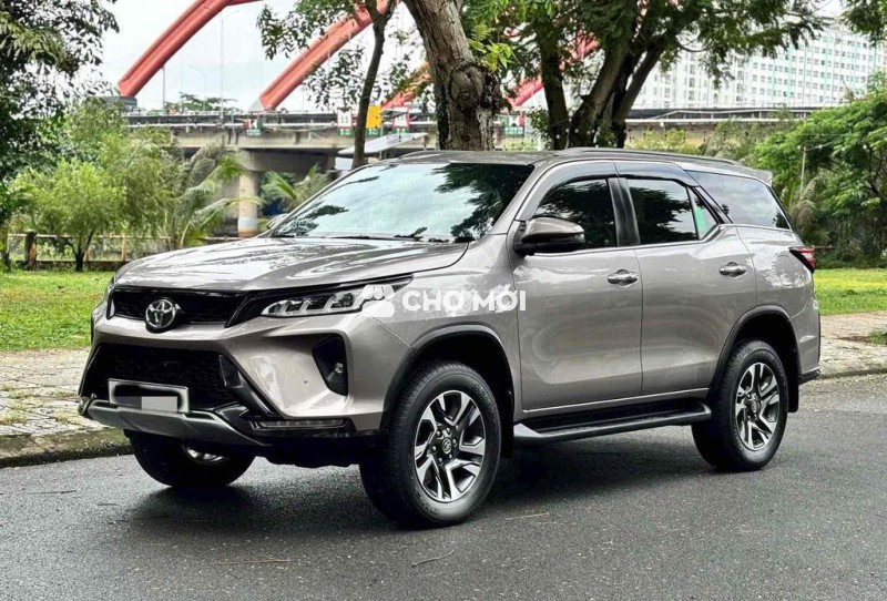 Toyota Fortuner 2021 Legender Nâu