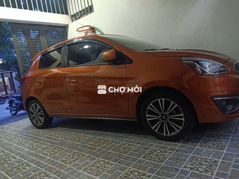 Mitsubishi Mirage màu Cam