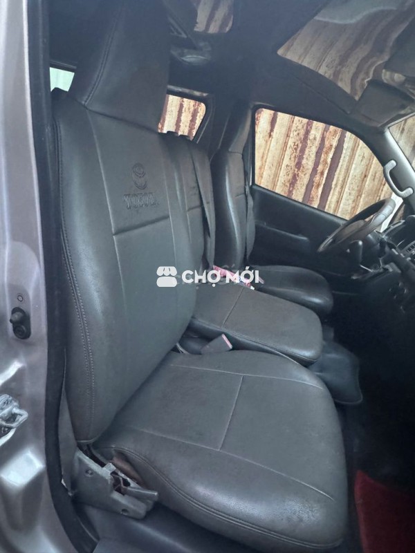 Toyota Hiace Bạc 120.000 km