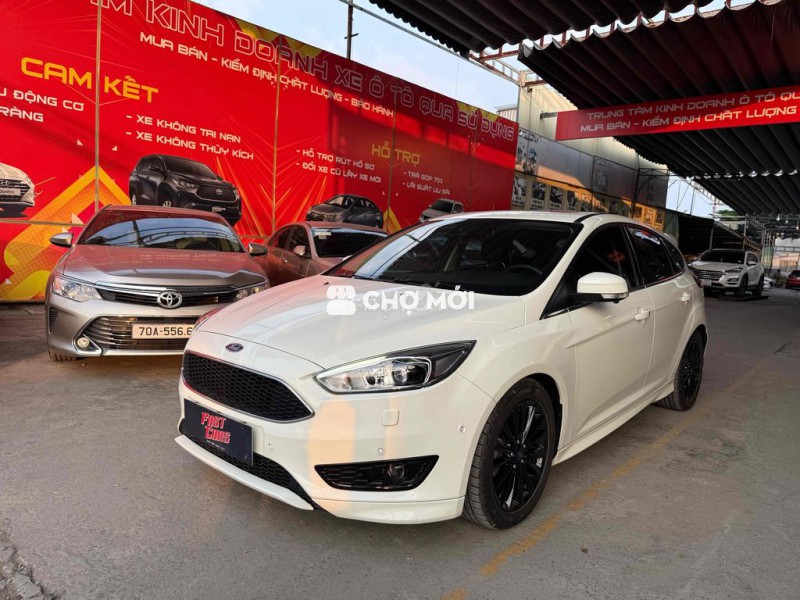 Ford Focus S 2016 Trắng 31000 km xe cực đẹp