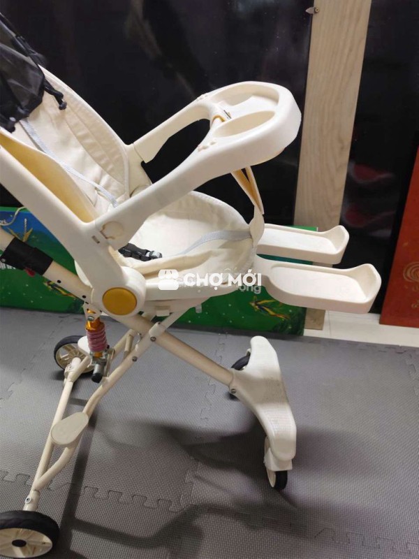 Xe đẩy em bé Trắng kem đã dùng