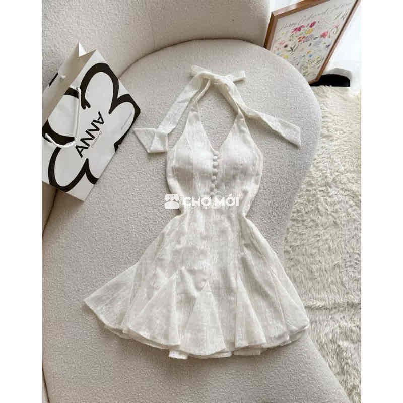 Đầm  Nữ cổ yếm