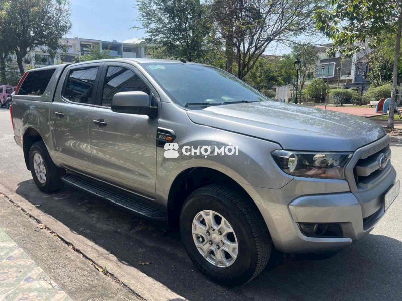 Ford Ranger XLS 2017 2.2 Bạc 110.000 km