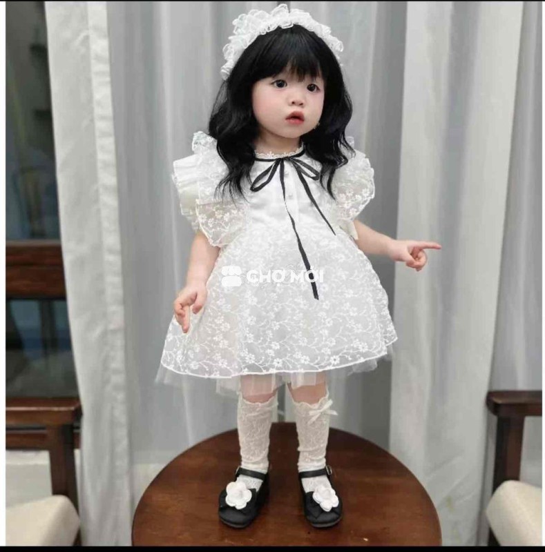 Váy ren trắng nữ trẻ em