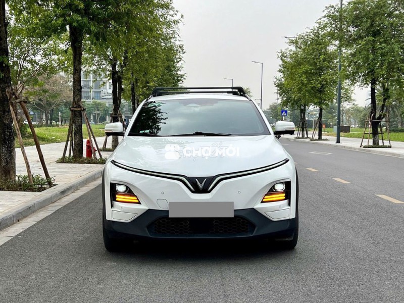 VinFast VF6 Plus Mua Pin 2024 màu trắng