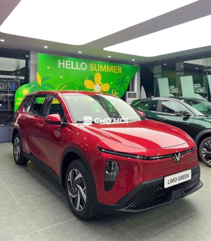 VinFast LimoGreen 7 chỗ - 10km