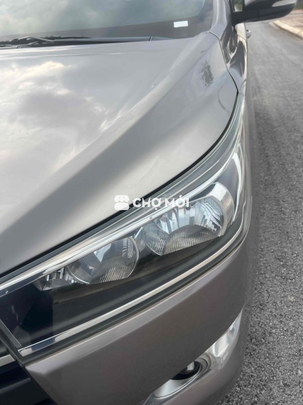 Toyota Innova 2016 2.0E - 180000 km