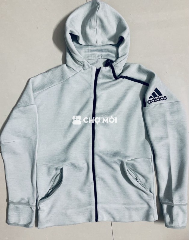Áo Adidas chính hãng 100%. Size M. Mới 99%