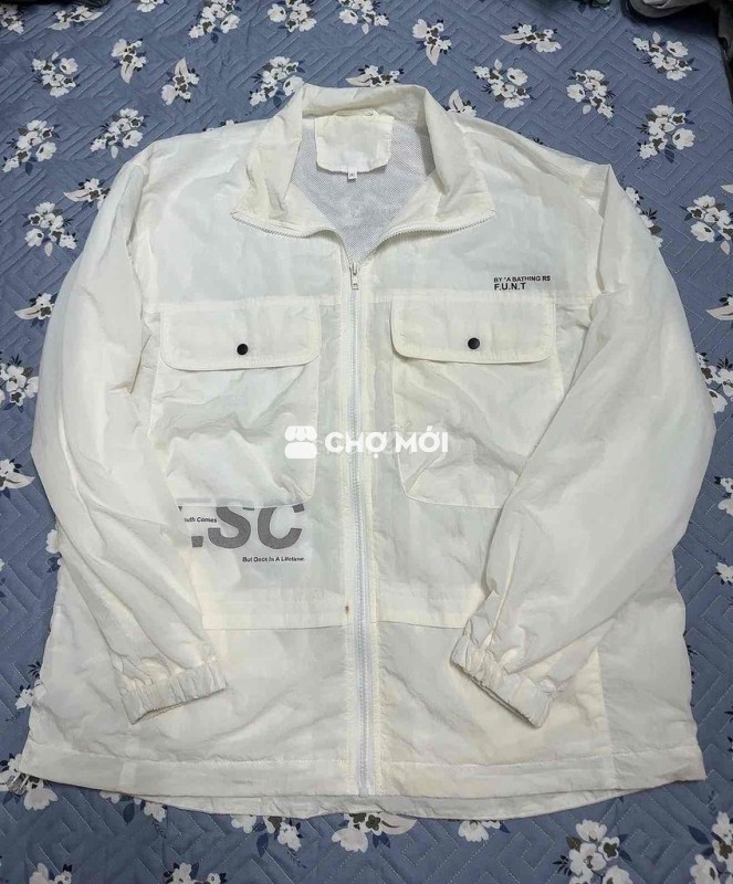Áo khoác gió lót lưới trắng cả hai