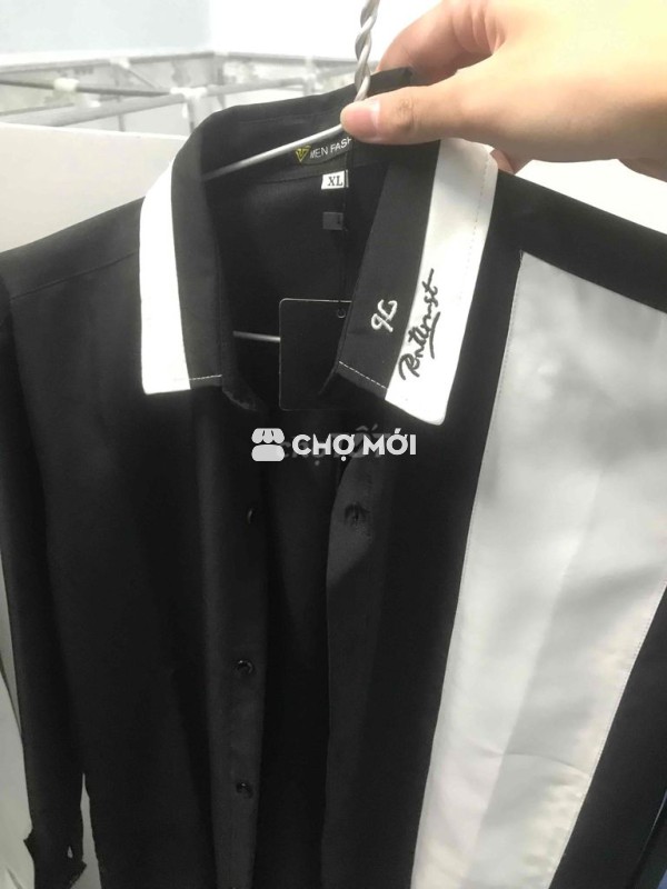 2 áo sơ mi nguyên tem mới 100%