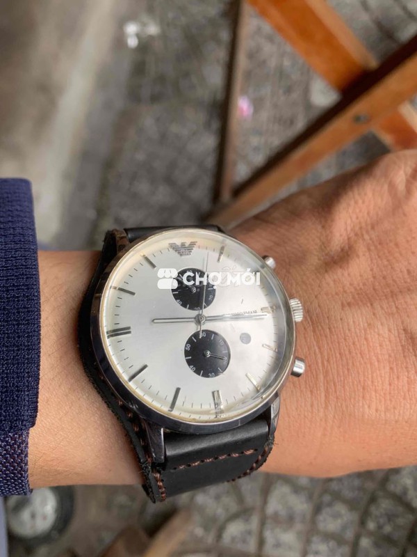 Đồng hồ Emporio Armani 700k.