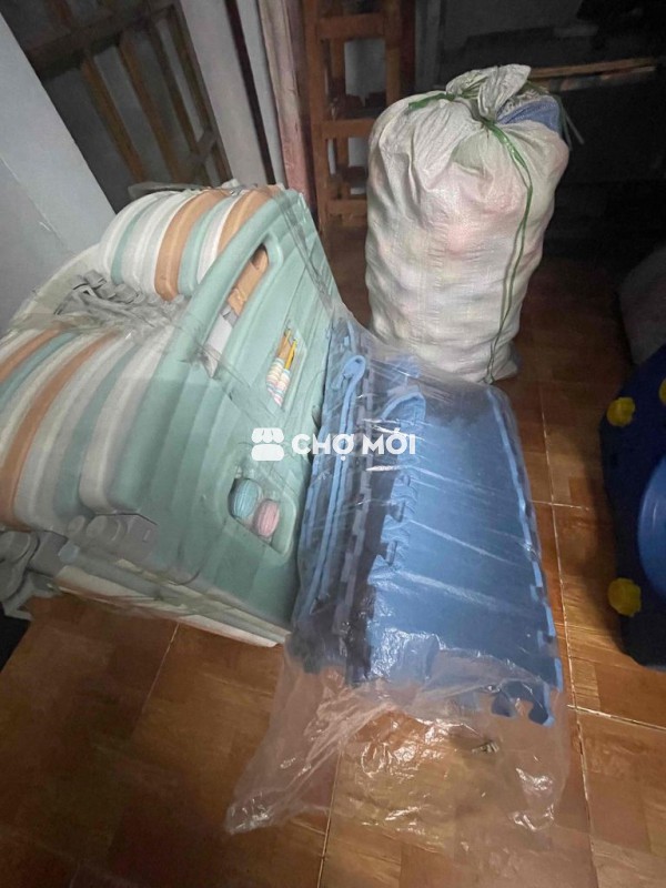 Quây cũi nhựa xanh kem cho trẻ em