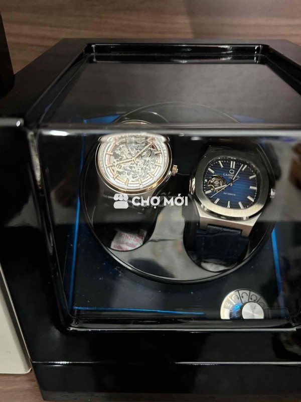 Đồng hồ đeo tay Carnival và Emporio Nam 42mm.