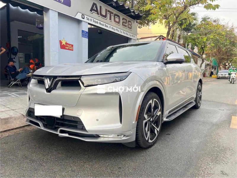 VinFast VF9 Plus 2025 Bạc