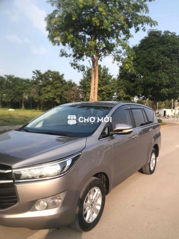 Toyota Innova 2017 Số sàn màu Nâu