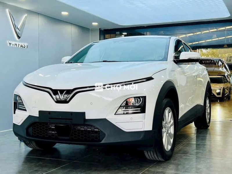VinFast VF6 Eco xe sẵn, trả trước 55 triệu có xe