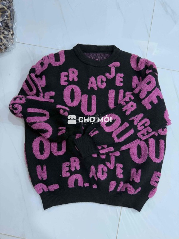 Áo len cả nam và nữ