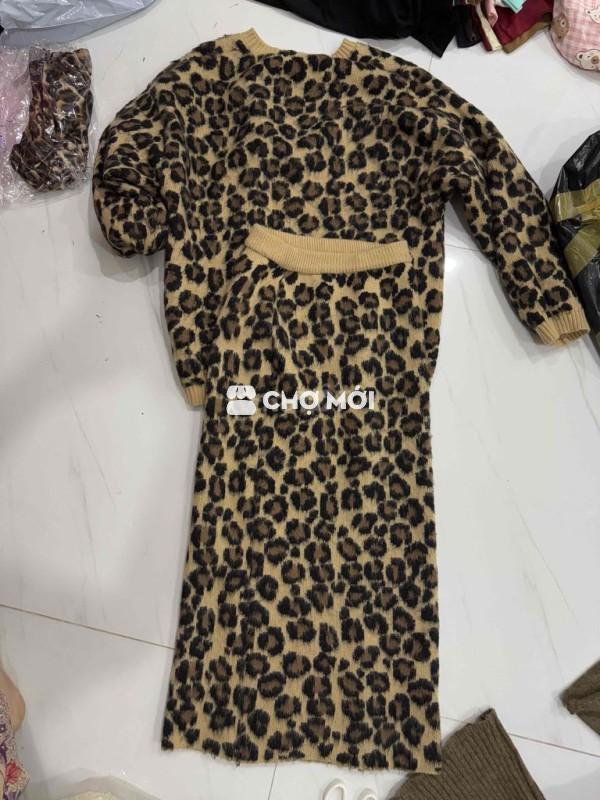 Bộ váy nữ len da beo Nâu đen