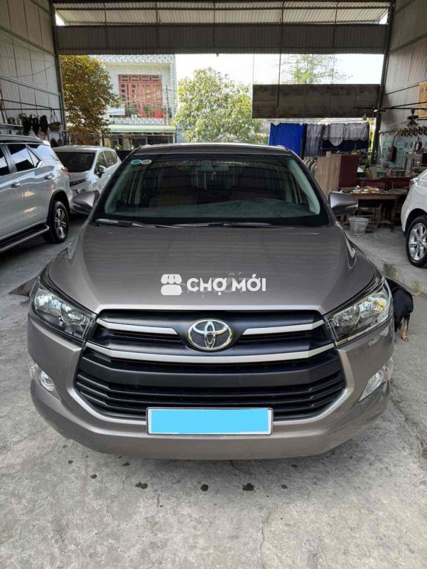 Toyota Innova 2018 Số sàn màu Nâu