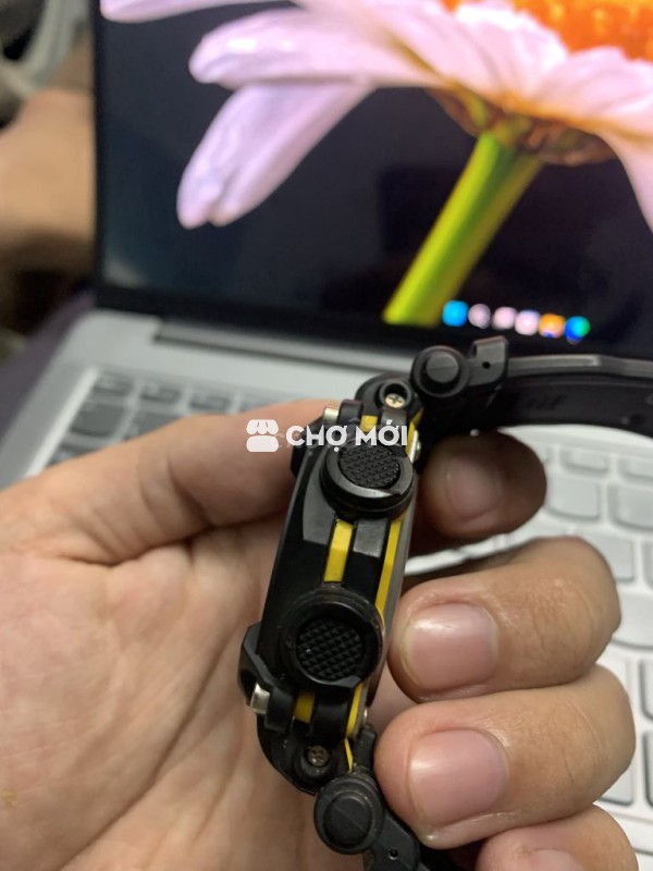 Casio G-Shock GA-900 Đen vàng