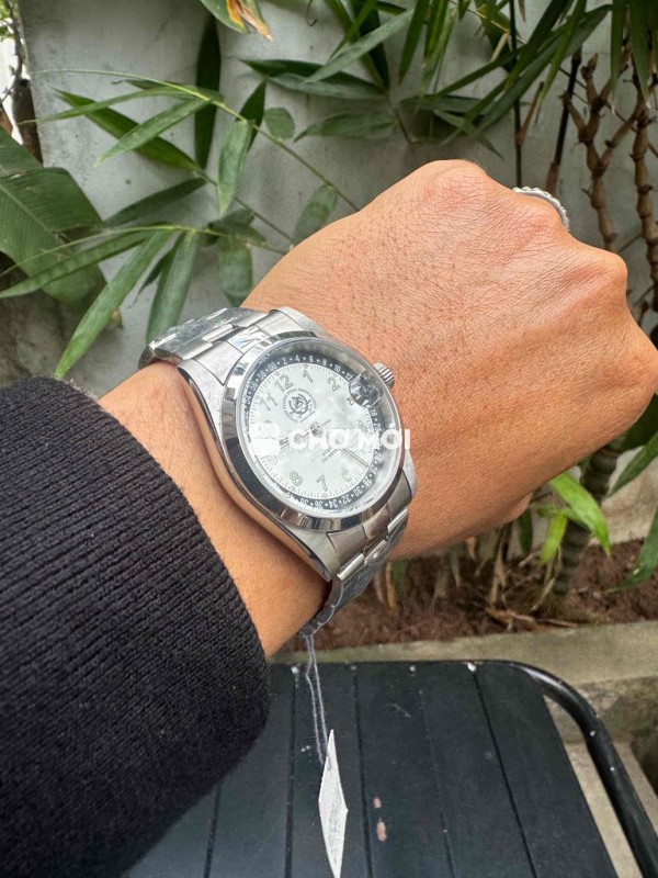 Đồng hồ UNITED STATES POLO Kim loại Bạc