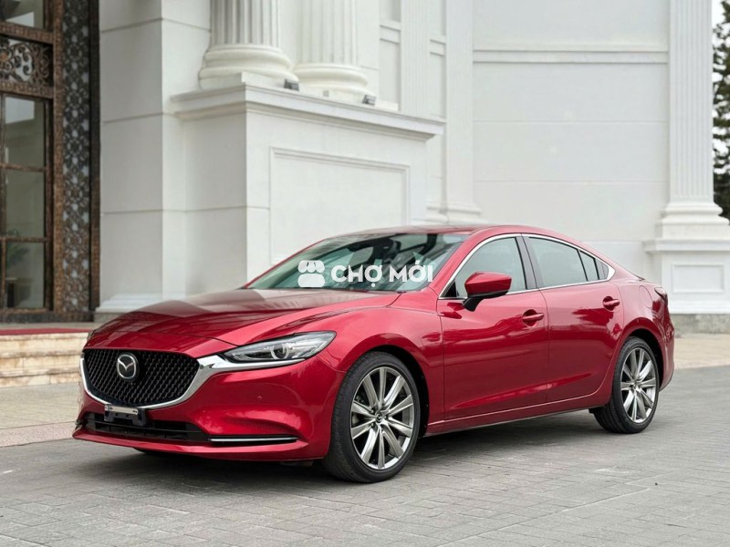 Mazda 6 2.0 Premium 2022 màu đỏ