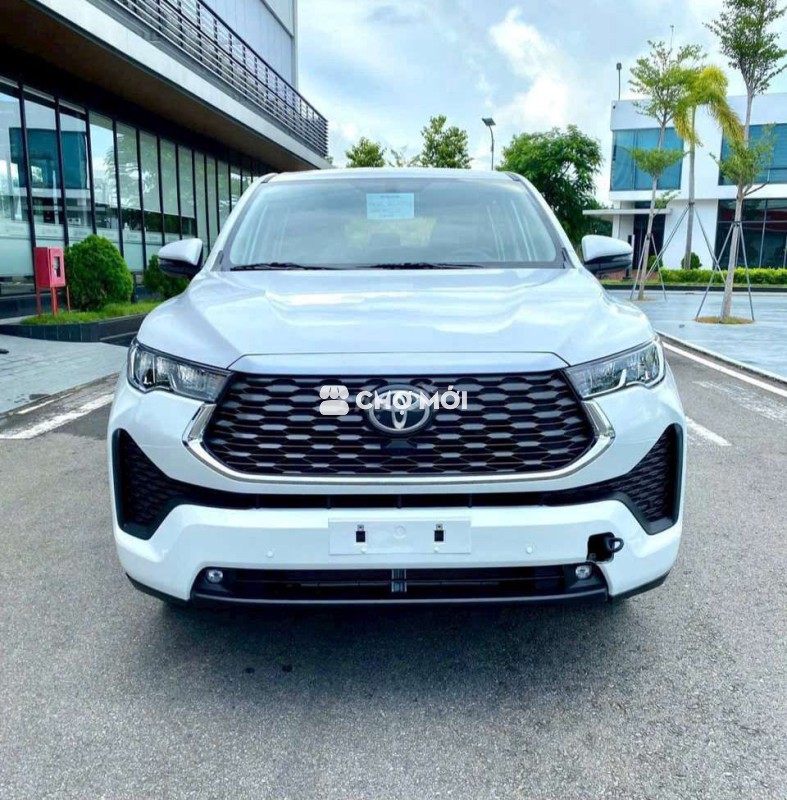 Toyota Innova Cross 2026 2.0L Trắng