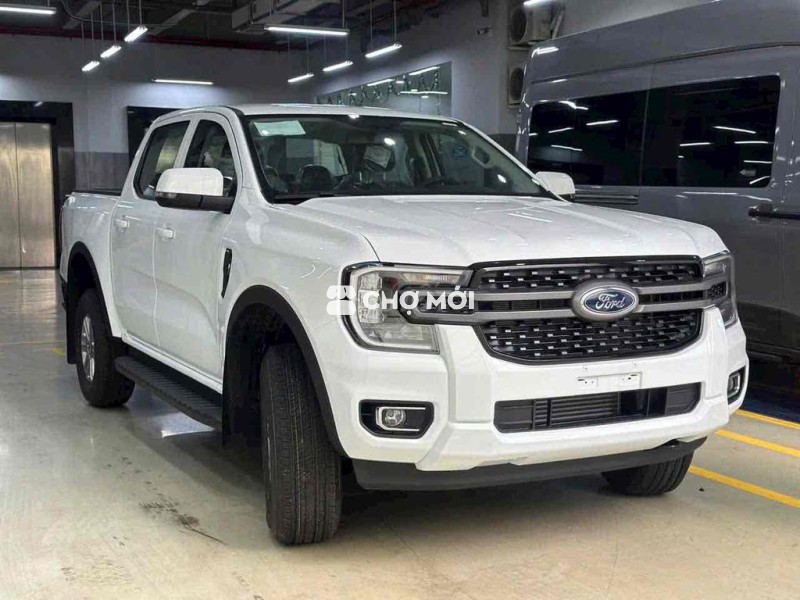 Ranger 4x2 AT hỗ trợ thuế+ quà tặng
