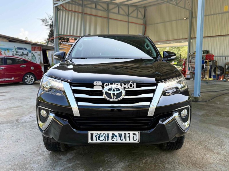Toyota Fortuner Đen 7 chỗ