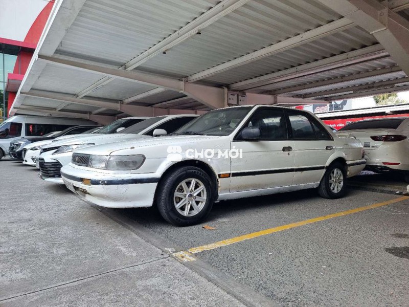 Nissan Bluebird U12 1989 1.8