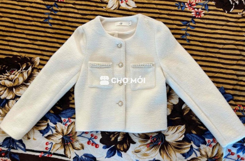 Áo khoác lông thỏ nữ màu trắng size M mặc 1 lần