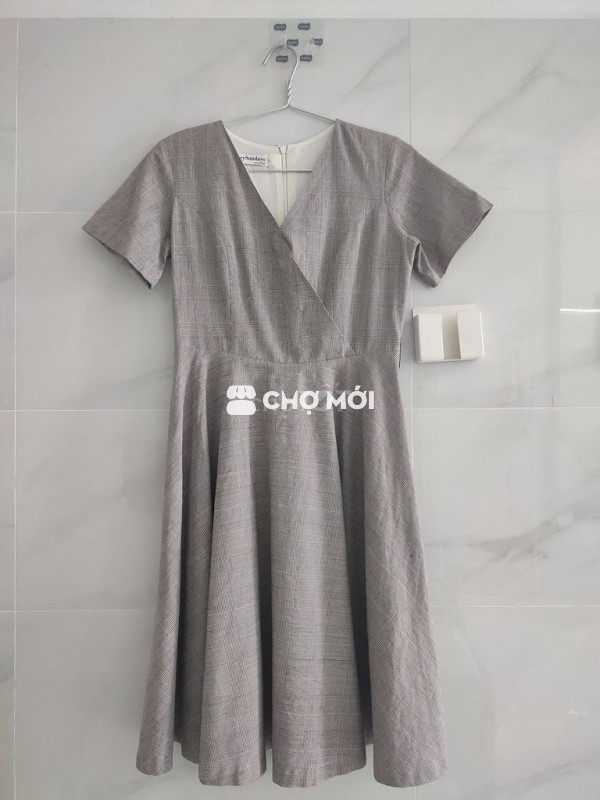 Váy Cozy Sundays nữ size S Xám kẻ